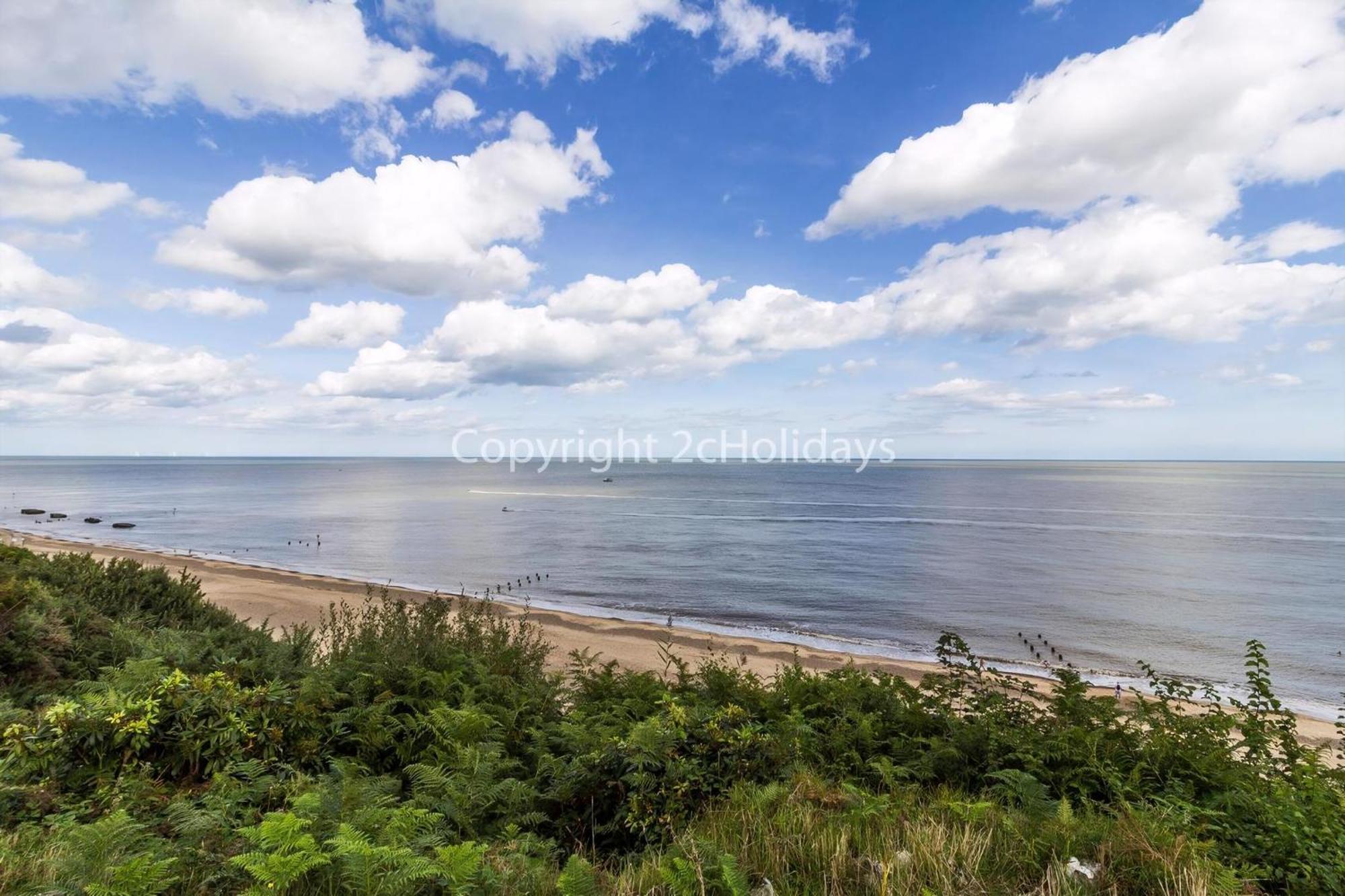 Beautiful Caravan For Hire With A Partial Sea View In Suffolk Ref 32042Az Lowestoft Exterior photo